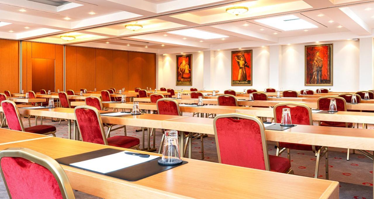 فندق فيكورز ريزيدنز - شلوس بيرج نينينج المظهر الخارجي الصورة Meeting room