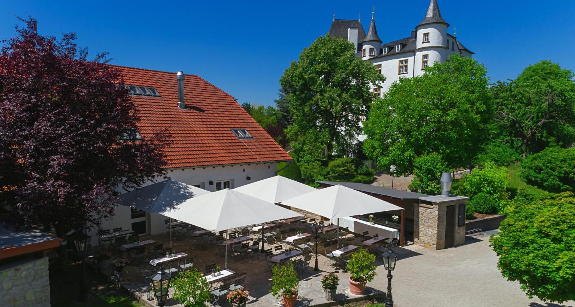 فندق فيكورز ريزيدنز - شلوس بيرج نينينج المظهر الخارجي الصورة The restaurant in the castle