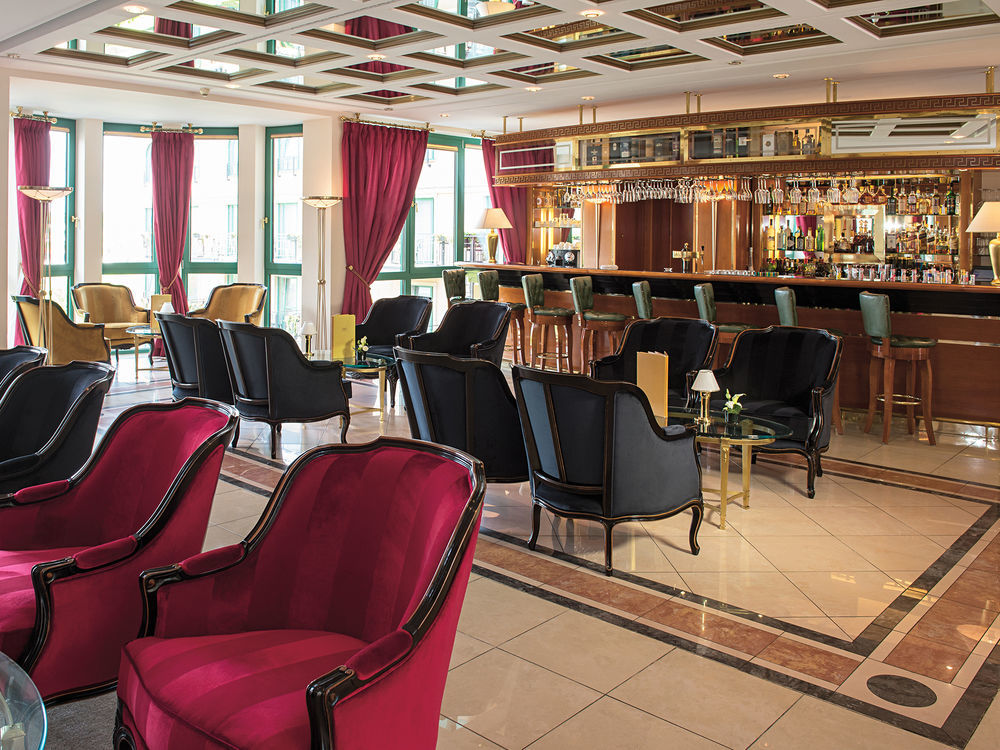 فندق فيكورز ريزيدنز - شلوس بيرج نينينج المظهر الخارجي الصورة The bar